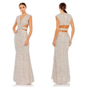Mac Duggal Elegant Silver Backless Gown Size 4